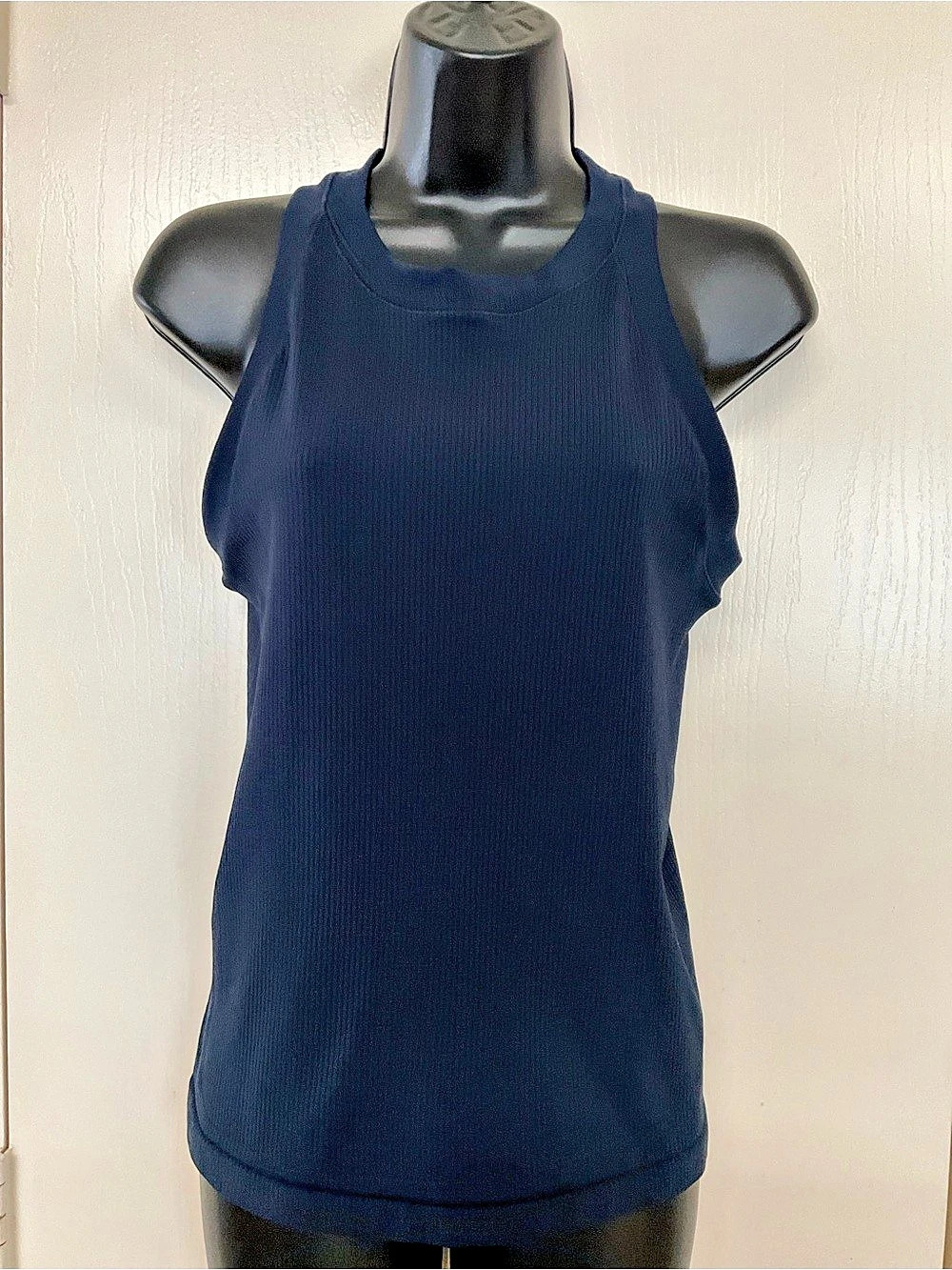 🌺$5.00 must bundle 🌺Athleta Renew Seamless Racerback Tank Blue Medium